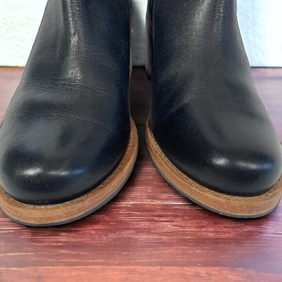 Clarks Women's Clarkdale Jax Ankle Boot Black Leather Size 10 Like New - Picture 11 of 12